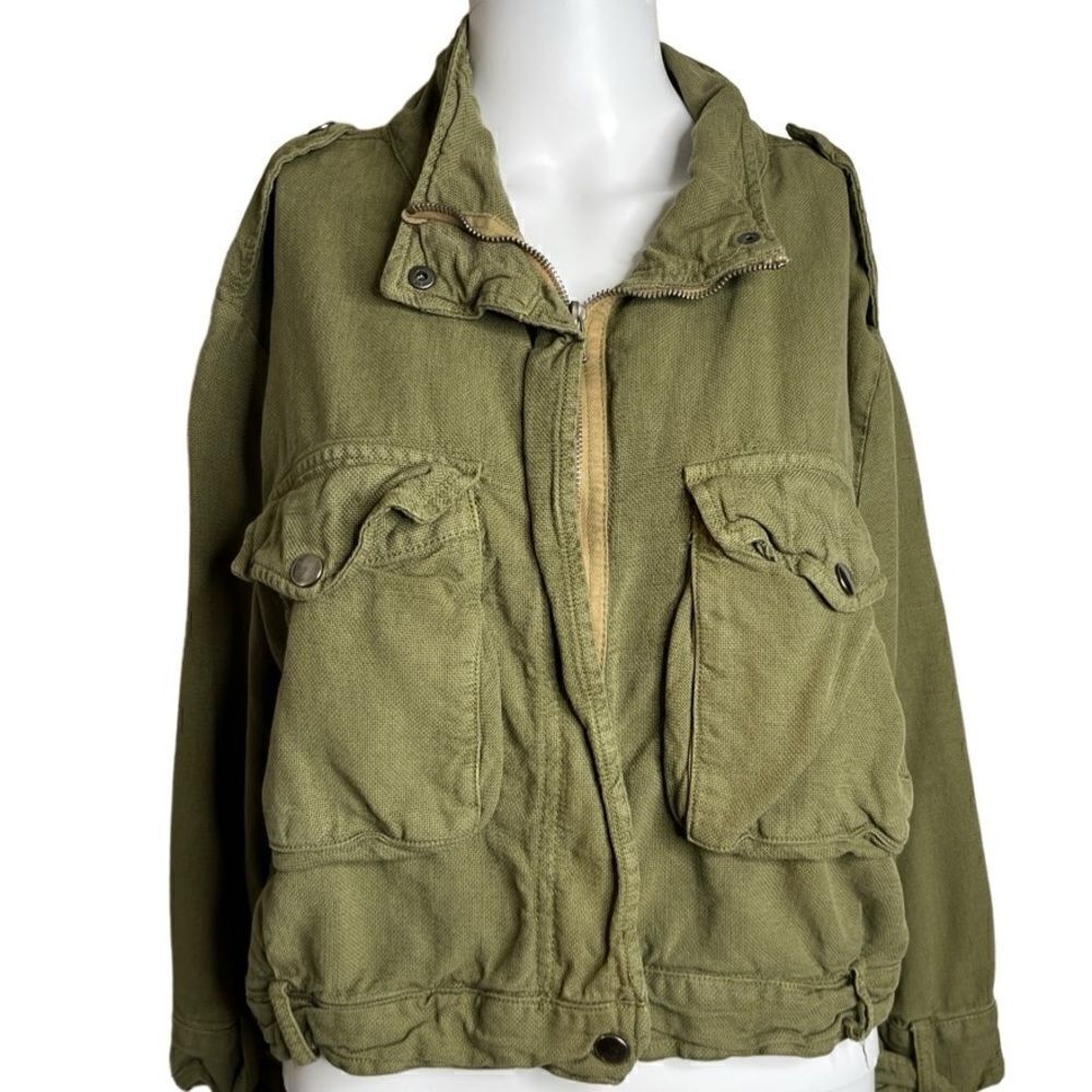 Bershka Cargo Utility Zip Up Jacket Army green Size Medium